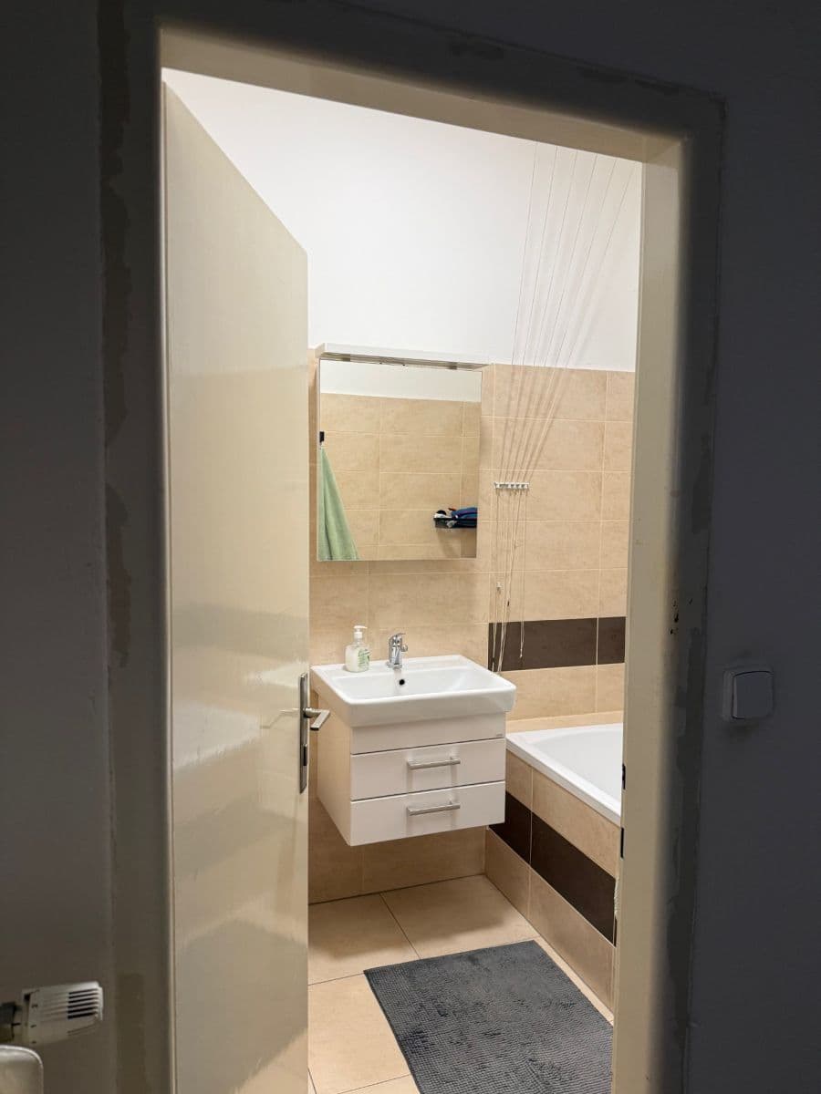 2 bedroom flat to rent, 65 m², Jana Uhra, Brno, Jihomoravský Region 2 bedroom flat to rent, 65 m², Jana Uhra, Brno, Jihomoravský Region