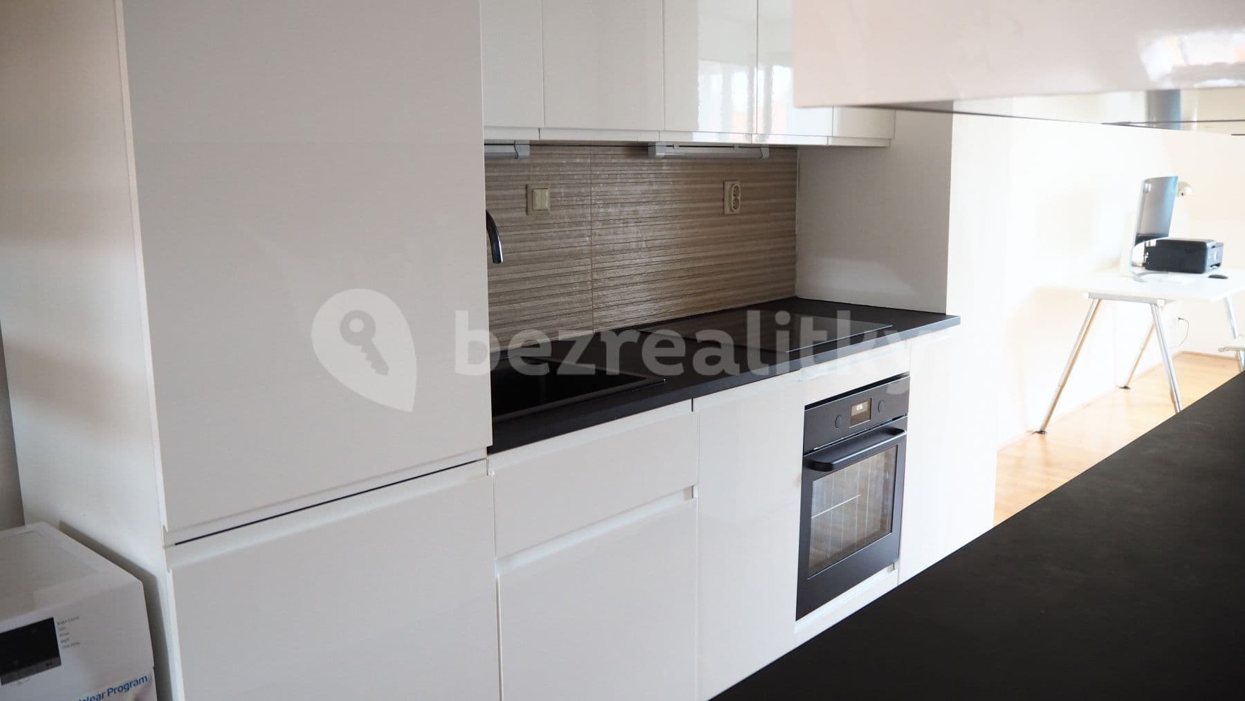 2 bedroom with open-plan kitchen flat to rent, 60 m², Spolupráce, Prague, Prague 2 bedroom with open-plan kitchen flat to rent, 60 m², Spolupráce, Prague, Prague