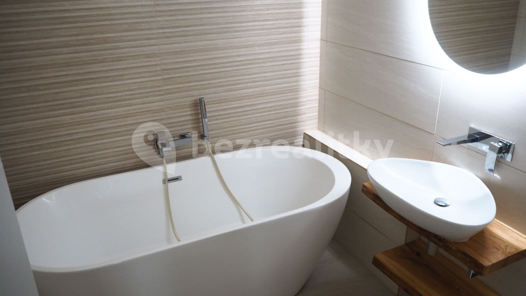 2 bedroom with open-plan kitchen flat to rent, 60 m², Spolupráce, Prague, Prague 2 bedroom with open-plan kitchen flat to rent, 60 m², Spolupráce, Prague, Prague