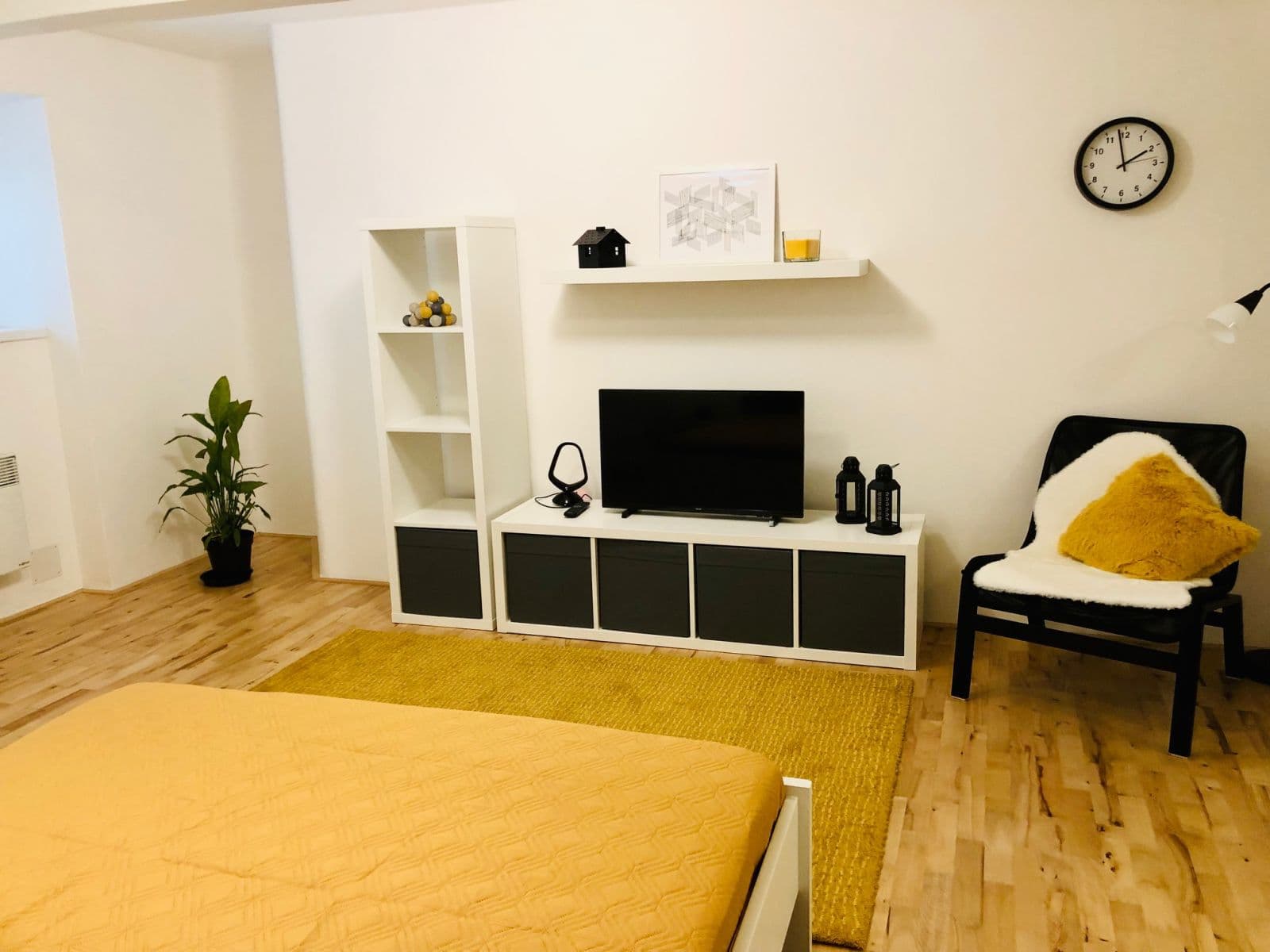 Studio flat to rent, 28 m², Kloboučnická, Prague, Prague Studio flat to rent, 28 m², Kloboučnická, Prague, Prague