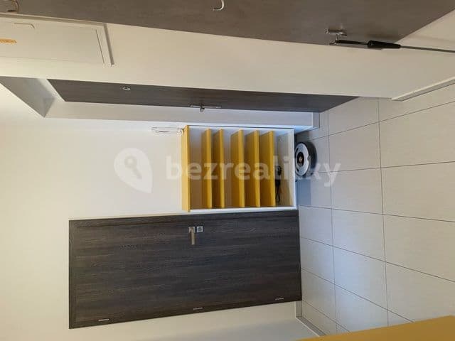 1 bedroom with open-plan kitchen flat to rent, 46 m², Hvozdecká, Brno, Jihomoravský Region 1 bedroom with open-plan kitchen flat to rent, 46 m², Hvozdecká, Brno, Jihomoravský Region