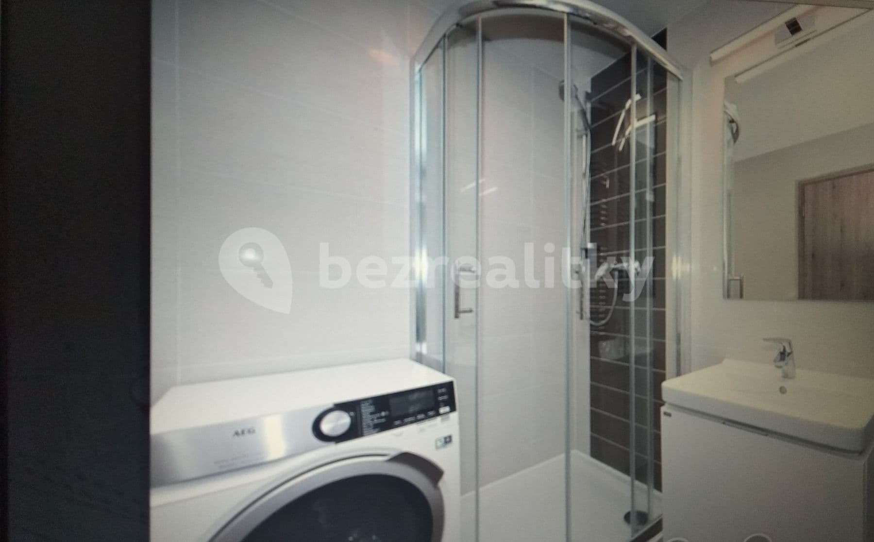 Studio flat to rent, 35 m², Petrohradská, Prague, Prague Studio flat to rent, 35 m², Petrohradská, Prague, Prague