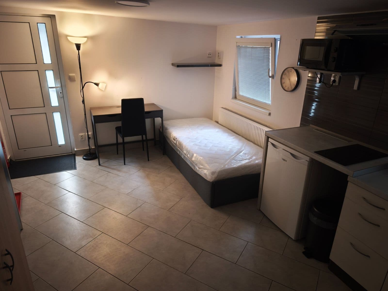 Small studio flat to rent, 18 m², Velvarská, Horoměřice, Středočeský Region Small studio flat to rent, 18 m², Velvarská, Horoměřice, Středočeský Region