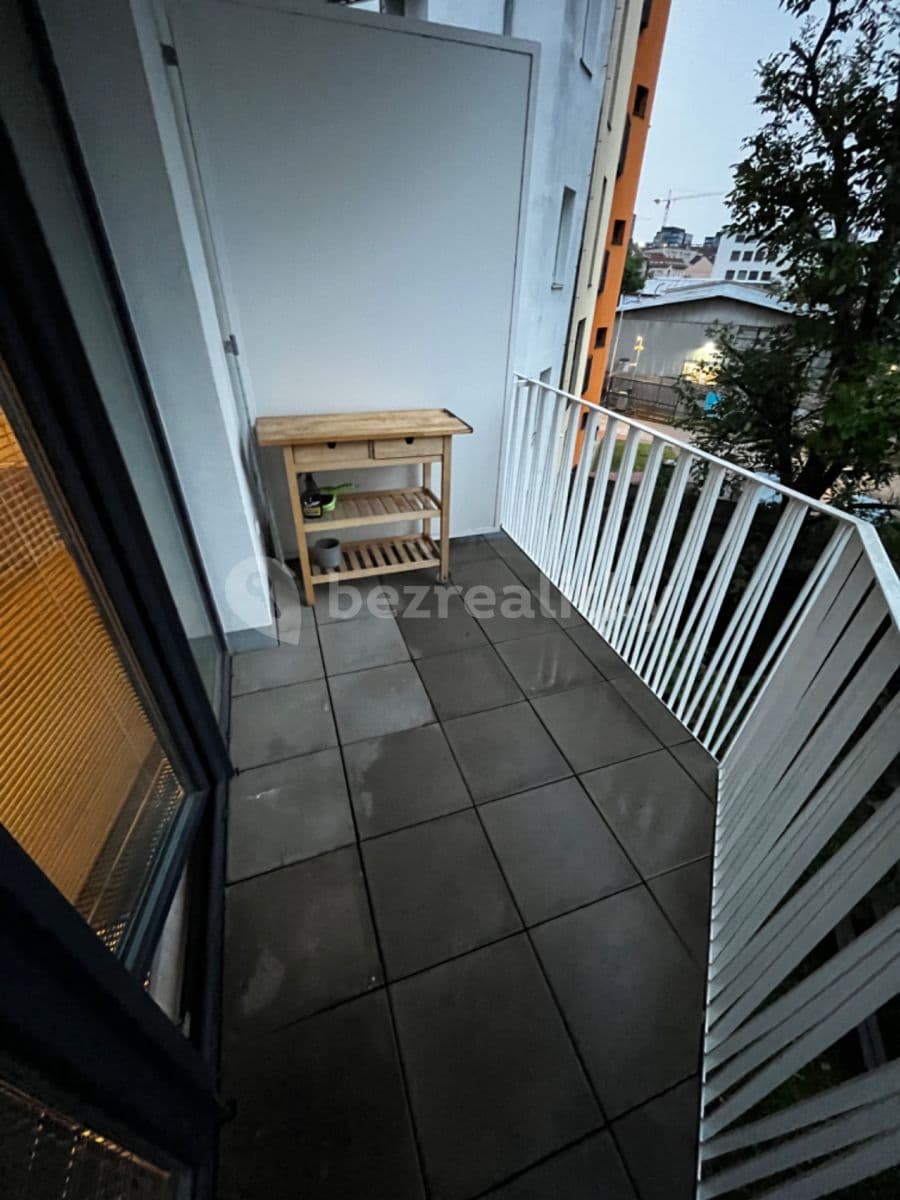 1 bedroom with open-plan kitchen flat to rent, 55 m², Mlýnská, Brno, Jihomoravský Region 1 bedroom with open-plan kitchen flat to rent, 55 m², Mlýnská, Brno, Jihomoravský Region