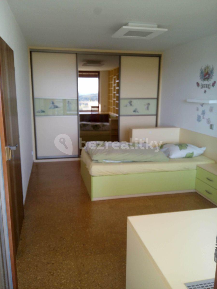 5 bedroom with open-plan kitchen flat to rent, 150 m², Studnická, Prague, Prague