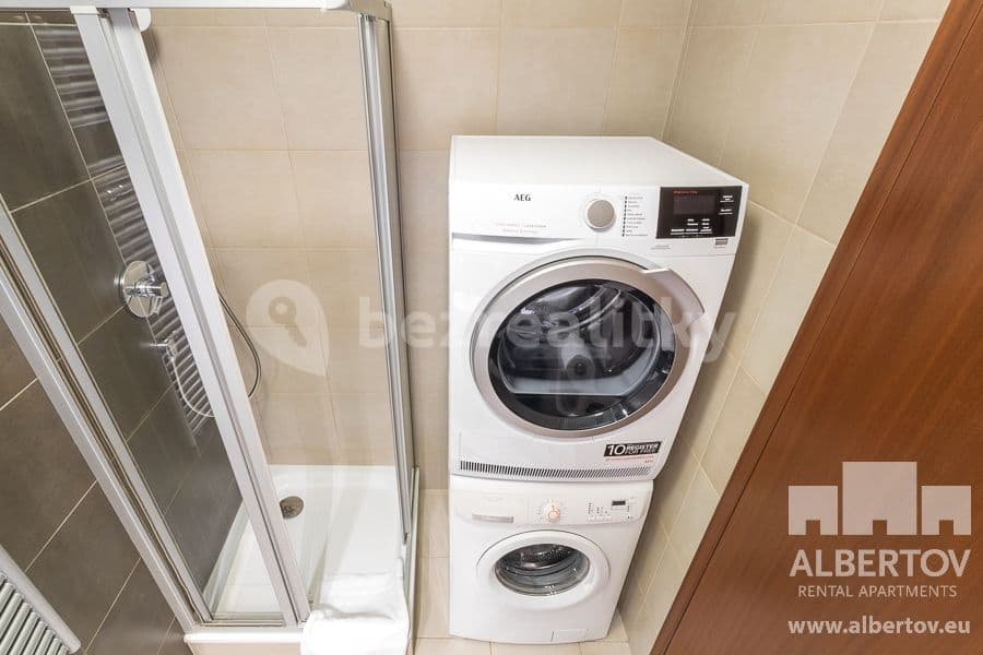 Studio flat to rent, 33 m², Horská, Prague, Prague Studio flat to rent, 33 m², Horská, Prague, Prague