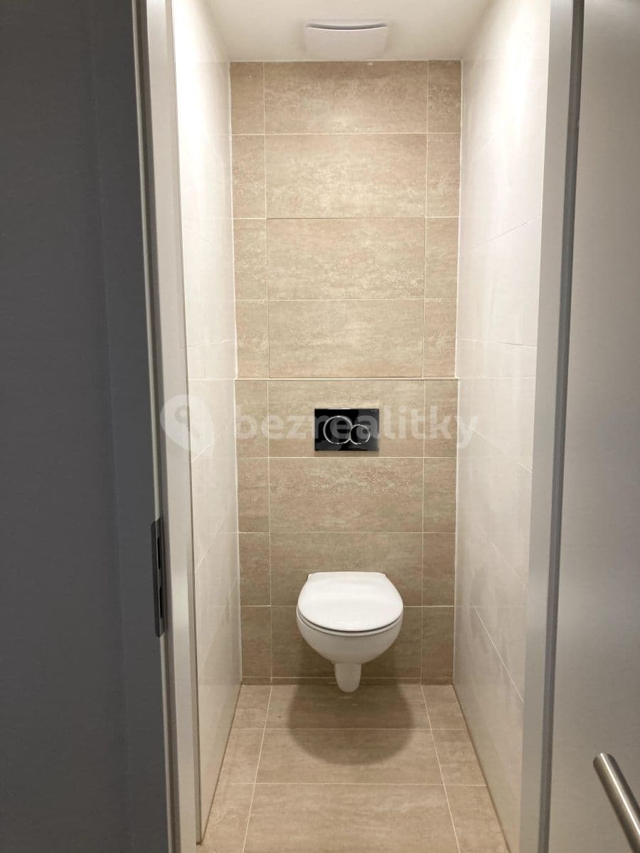 2 bedroom with open-plan kitchen flat to rent, 76 m², Na růžovém poli, Kladno, Středočeský Region 2 bedroom with open-plan kitchen flat to rent, 76 m², Na růžovém poli, Kladno, Středočeský Region