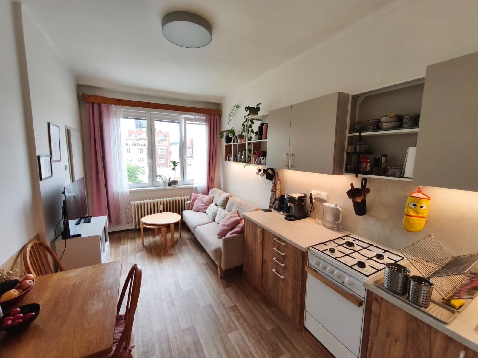1 bedroom with open-plan kitchen flat to rent, 47 m², Dělnická, Prague, Prague 1 bedroom with open-plan kitchen flat to rent, 47 m², Dělnická, Prague, Prague