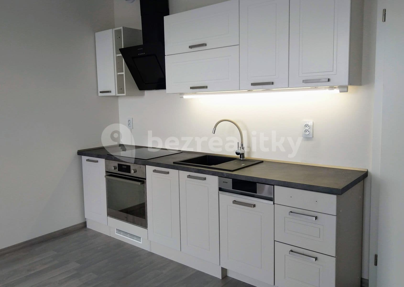 Studio flat to rent, 38 m², Olgy Havlové, Prague, Prague Studio flat to rent, 38 m², Olgy Havlové, Prague, Prague