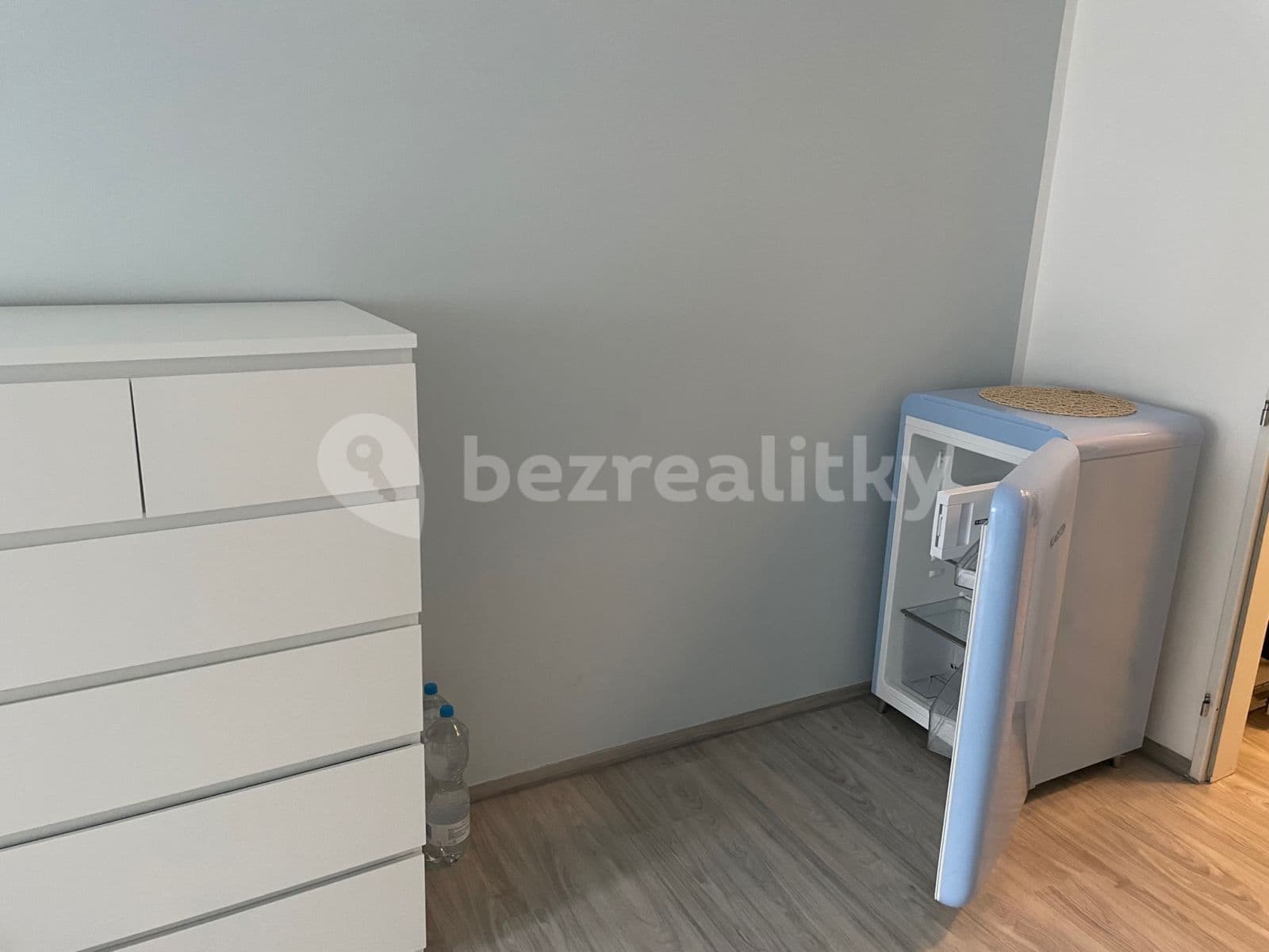 Studio flat to rent, 32 m², Herlíkovická, Prague, Prague Studio flat to rent, 32 m², Herlíkovická, Prague, Prague