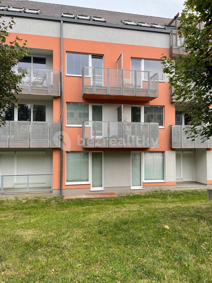 Studio flat to rent, 32 m², Herlíkovická, Prague, Prague Studio flat to rent, 32 m², Herlíkovická, Prague, Prague