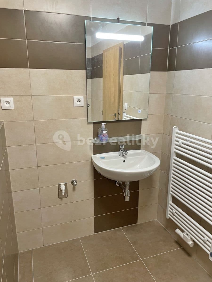 1 bedroom with open-plan kitchen flat to rent, 62 m², Ovesná, Hostivice, Středočeský Region 1 bedroom with open-plan kitchen flat to rent, 62 m², Ovesná, Hostivice, Středočeský Region