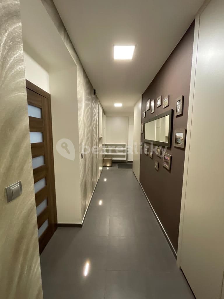 1 bedroom with open-plan kitchen flat to rent, 66 m², Puškinova, Hradec Králové, Královéhradecký Region 1 bedroom with open-plan kitchen flat to rent, 66 m², Puškinova, Hradec Králové, Královéhradecký Region