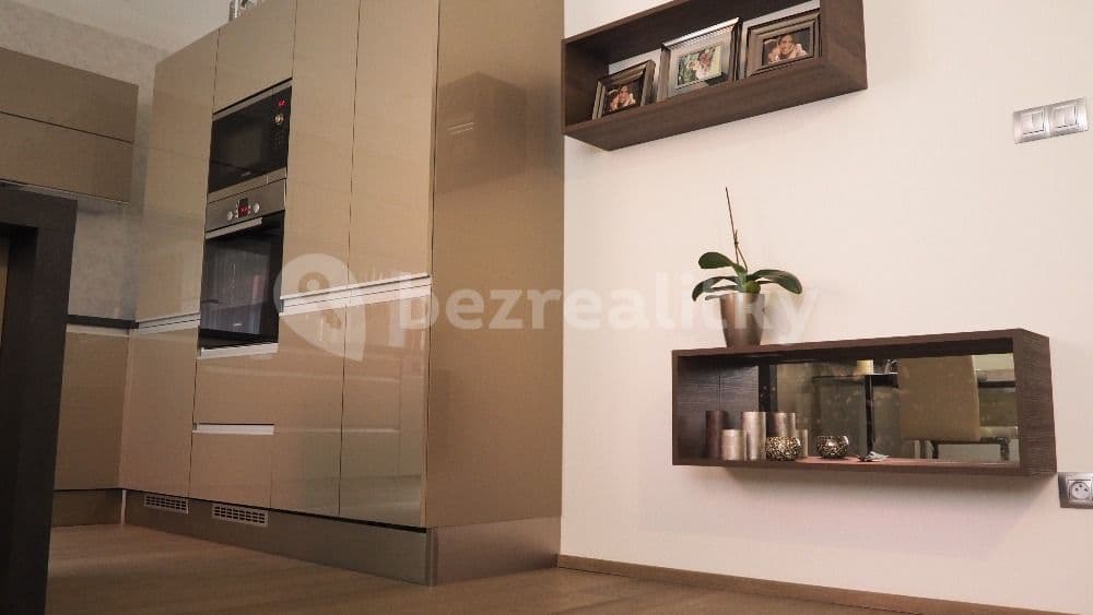 1 bedroom with open-plan kitchen flat to rent, 66 m², Puškinova, Hradec Králové, Královéhradecký Region 1 bedroom with open-plan kitchen flat to rent, 66 m², Puškinova, Hradec Králové, Královéhradecký Region