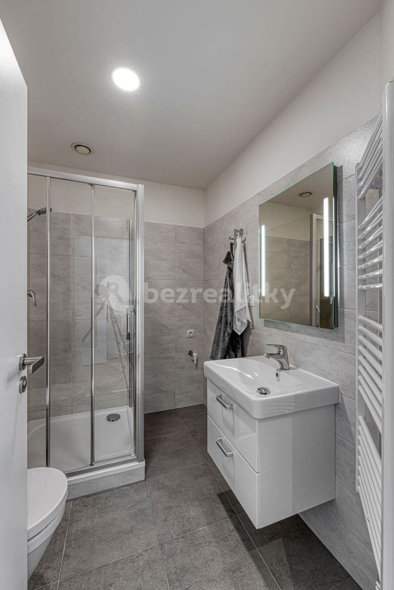Studio flat to rent, 31 m², Mukařovského, Prague, Prague Studio flat to rent, 31 m², Mukařovského, Prague, Prague