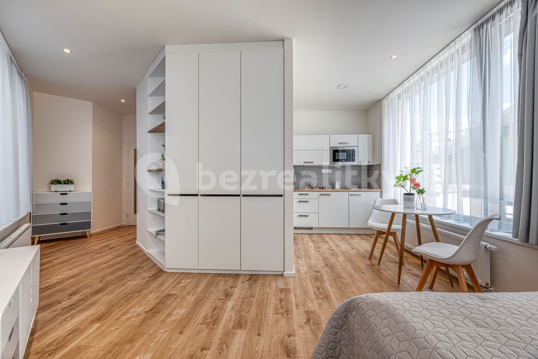 Studio flat to rent, 31 m², Mukařovského, Prague, Prague Studio flat to rent, 31 m², Mukařovského, Prague, Prague