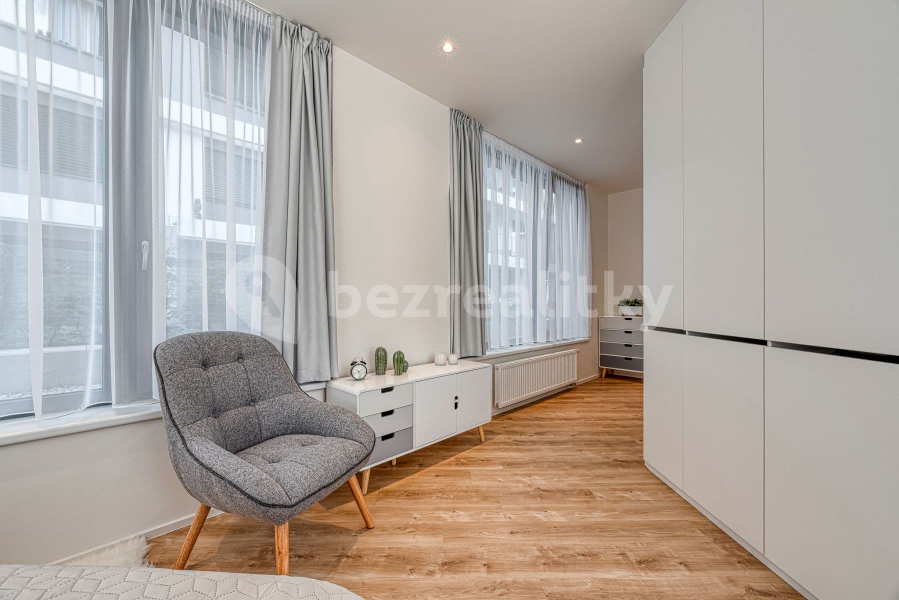 Studio flat to rent, 31 m², Mukařovského, Prague, Prague Studio flat to rent, 31 m², Mukařovského, Prague, Prague