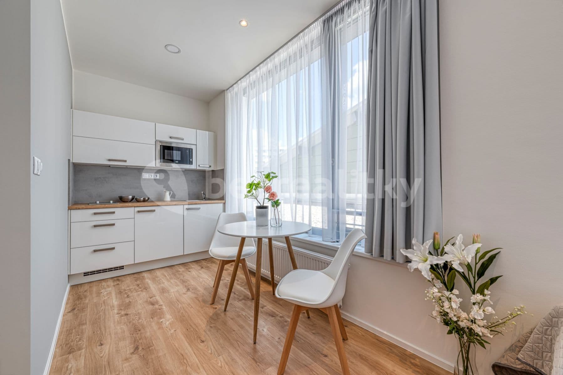 Studio flat to rent, 31 m², Mukařovského, Prague, Prague Studio flat to rent, 31 m², Mukařovského, Prague, Prague