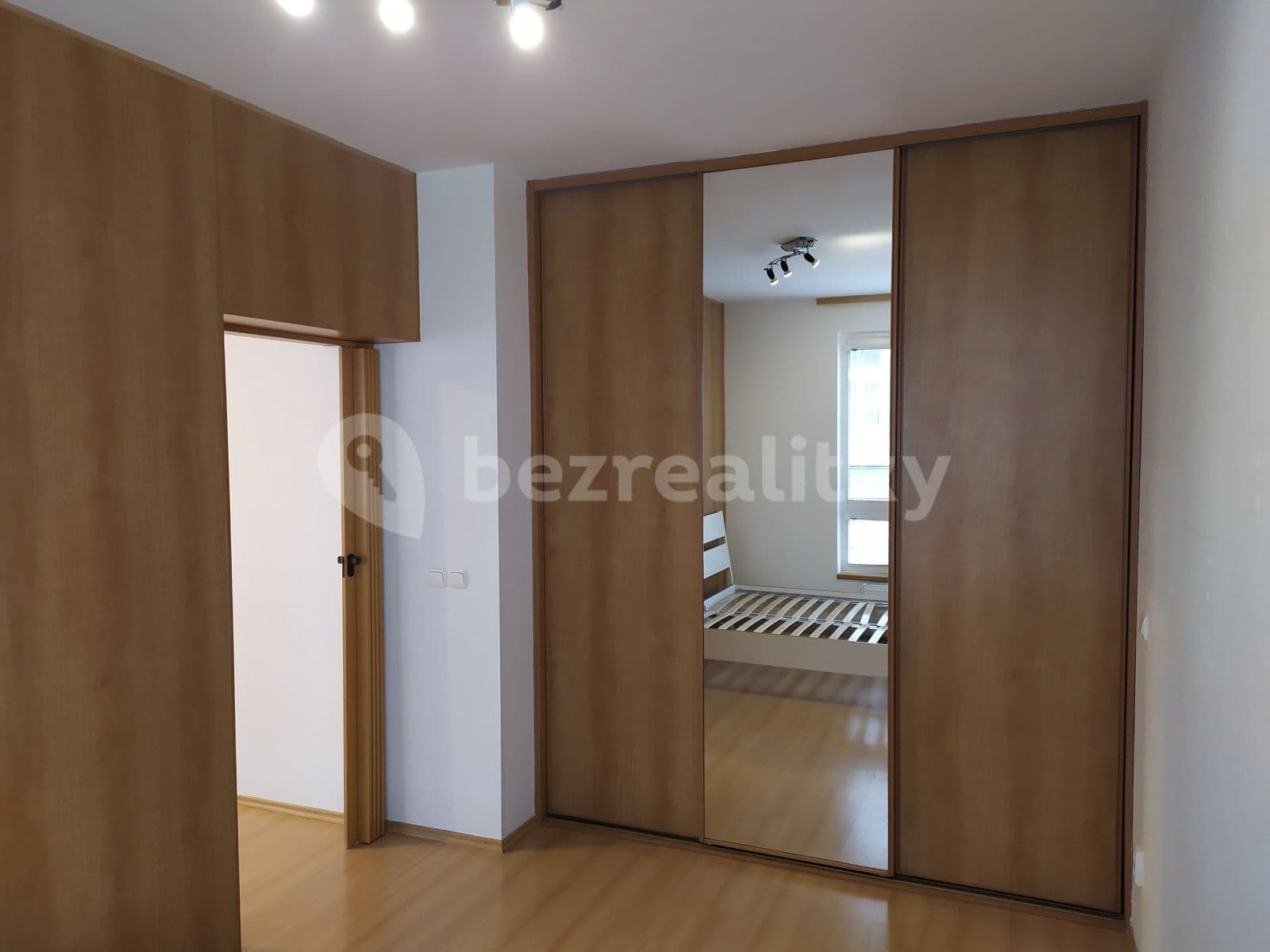 1 bedroom with open-plan kitchen flat to rent, 46 m², Kurta Konráda, Prague, Prague 1 bedroom with open-plan kitchen flat to rent, 46 m², Kurta Konráda, Prague, Prague