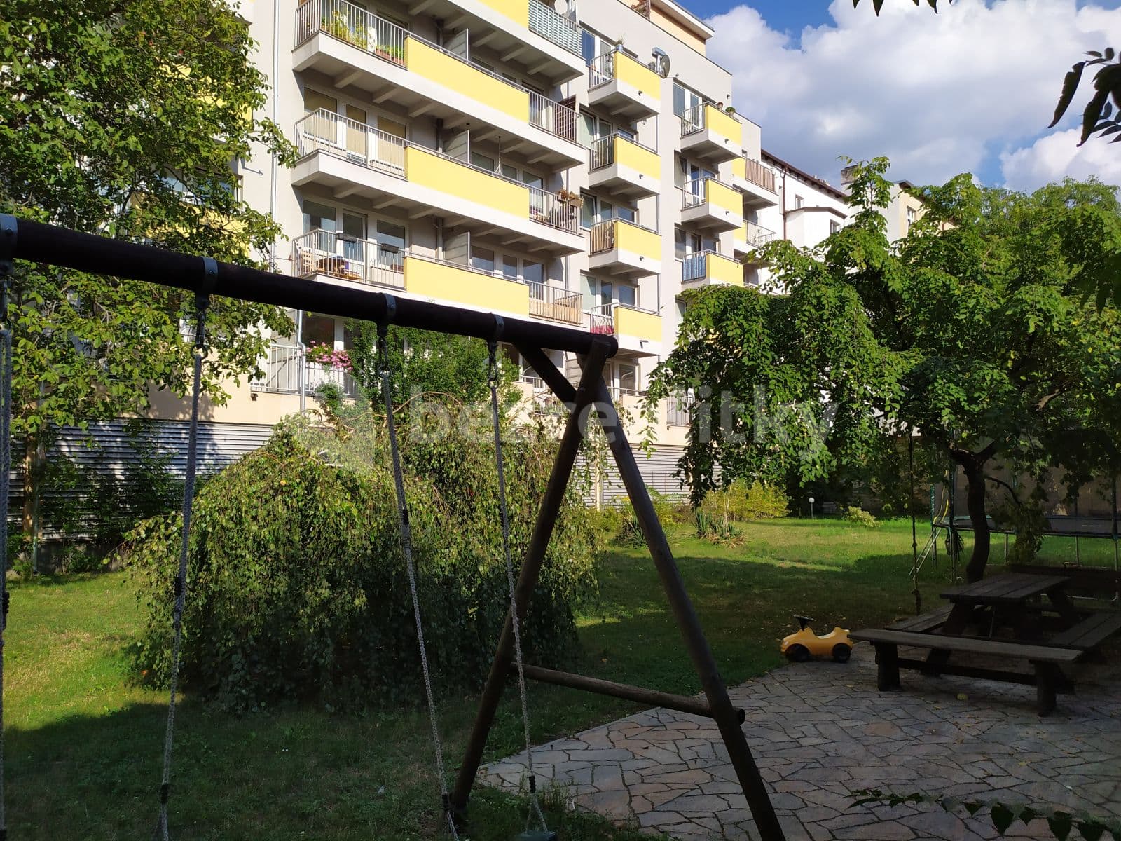 1 bedroom with open-plan kitchen flat to rent, 46 m², Kurta Konráda, Prague, Prague 1 bedroom with open-plan kitchen flat to rent, 46 m², Kurta Konráda, Prague, Prague