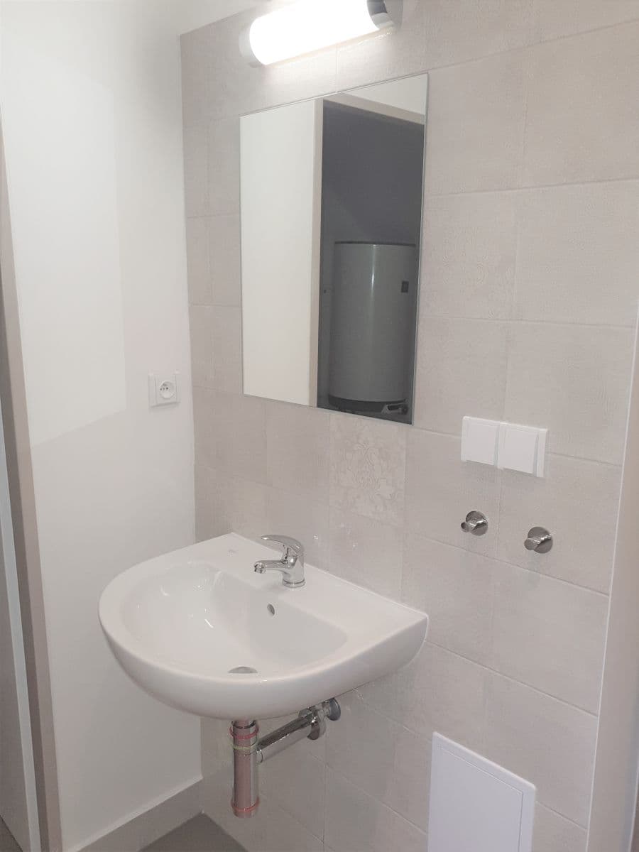 Studio flat to rent, 22 m², Moskevská, Prague, Prague Studio flat to rent, 22 m², Moskevská, Prague, Prague