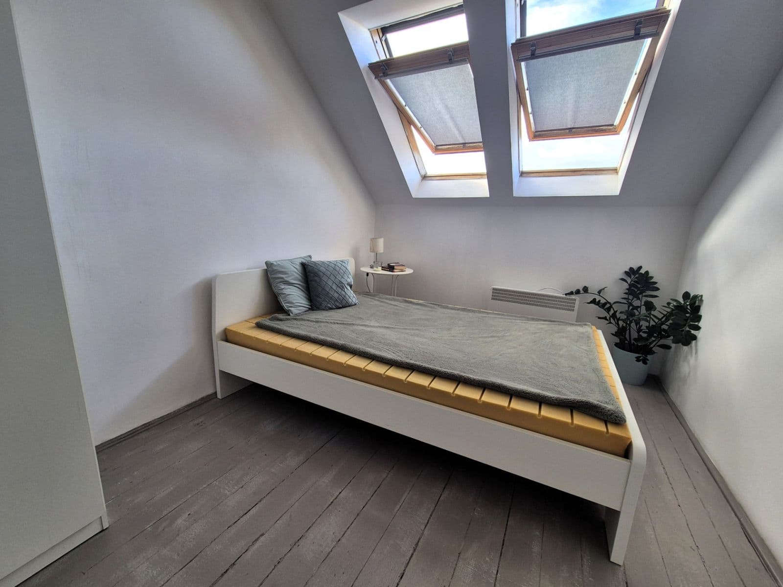 Studio flat to rent, 22 m², Moskevská, Prague, Prague Studio flat to rent, 22 m², Moskevská, Prague, Prague