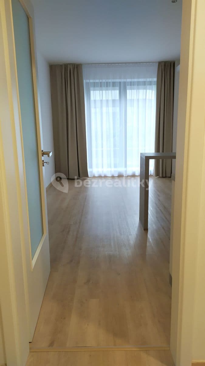 Studio flat to rent, 30 m², Mukařovského, Prague, Prague Studio flat to rent, 30 m², Mukařovského, Prague, Prague