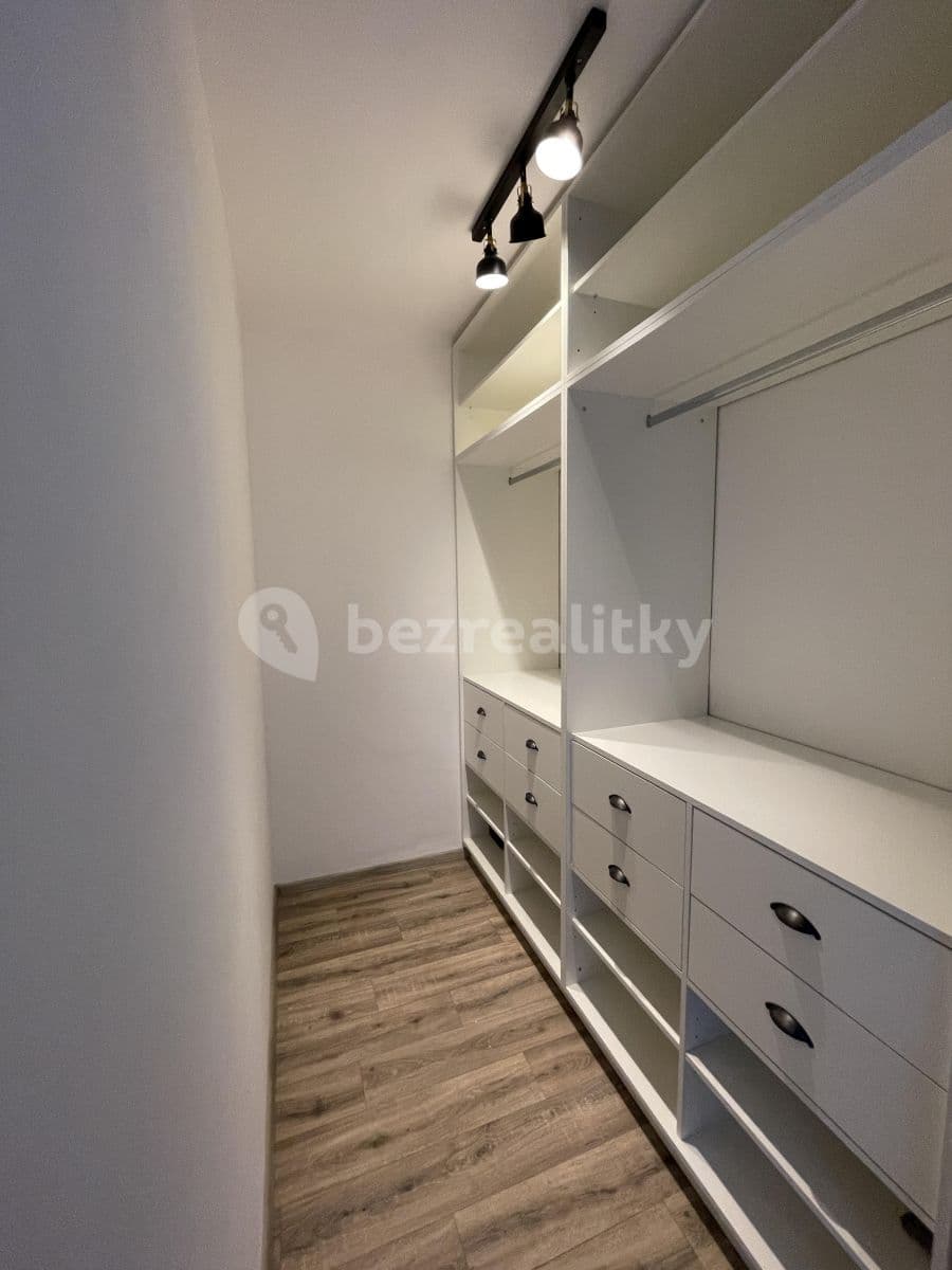 1 bedroom with open-plan kitchen flat to rent, 48 m², Guldenerova, Plzeň, Plzeňský Region 1 bedroom with open-plan kitchen flat to rent, 48 m², Guldenerova, Plzeň, Plzeňský Region