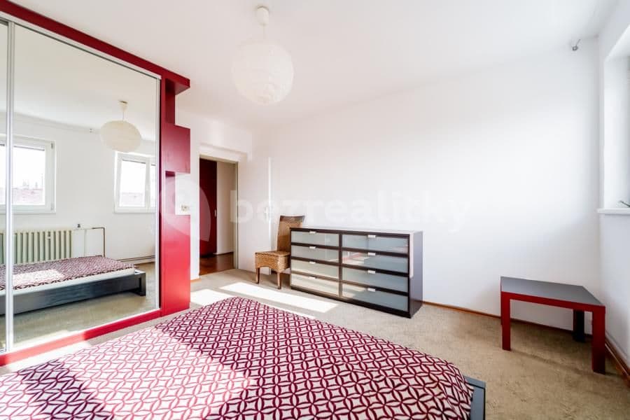 2 bedroom with open-plan kitchen flat to rent, 61 m², Varšavská, Prague, Prague 2 bedroom with open-plan kitchen flat to rent, 61 m², Varšavská, Prague, Prague