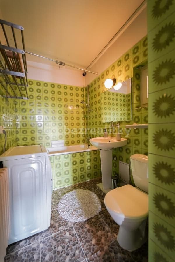 2 bedroom with open-plan kitchen flat to rent, 61 m², Varšavská, Prague, Prague 2 bedroom with open-plan kitchen flat to rent, 61 m², Varšavská, Prague, Prague