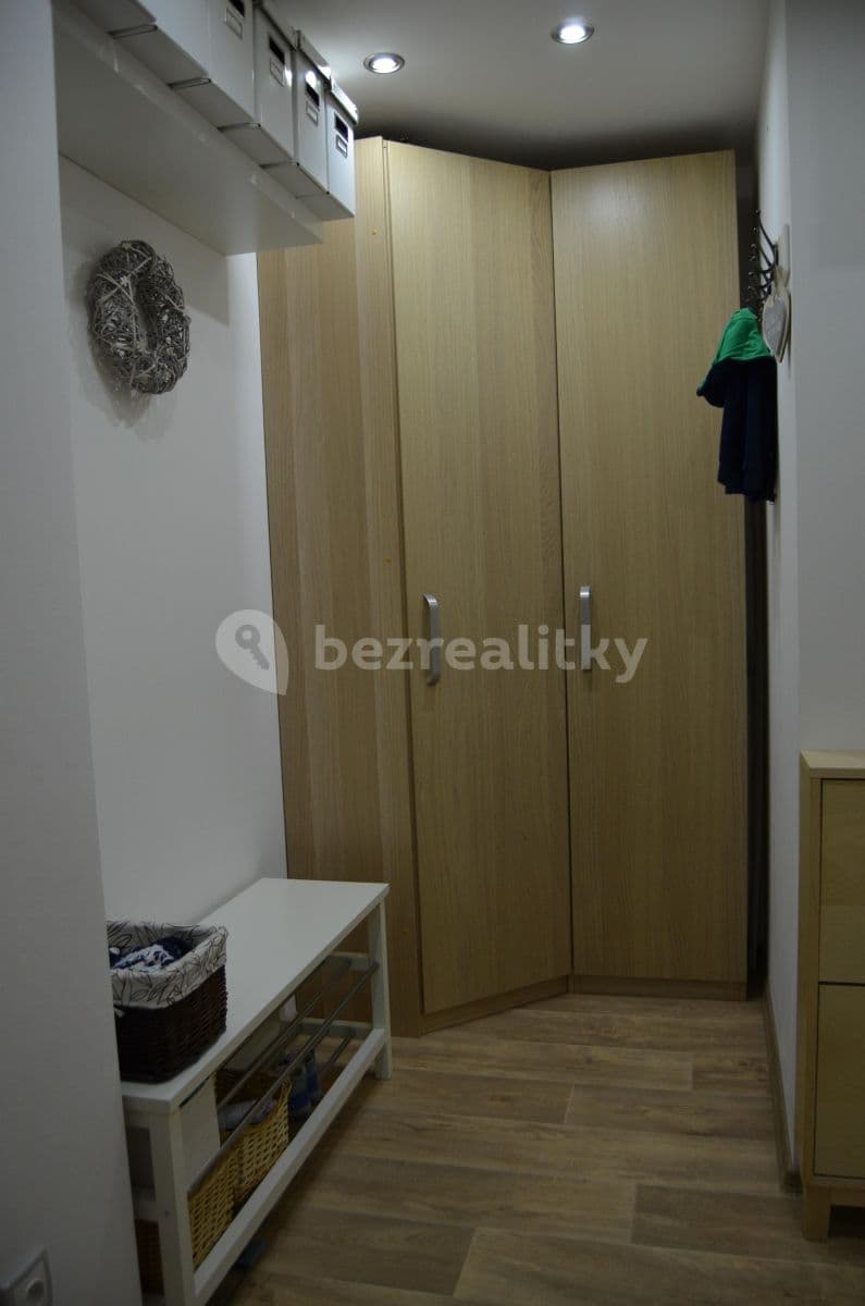 3 bedroom with open-plan kitchen flat to rent, 100 m², Barunčina, Prague, Prague 3 bedroom with open-plan kitchen flat to rent, 100 m², Barunčina, Prague, Prague