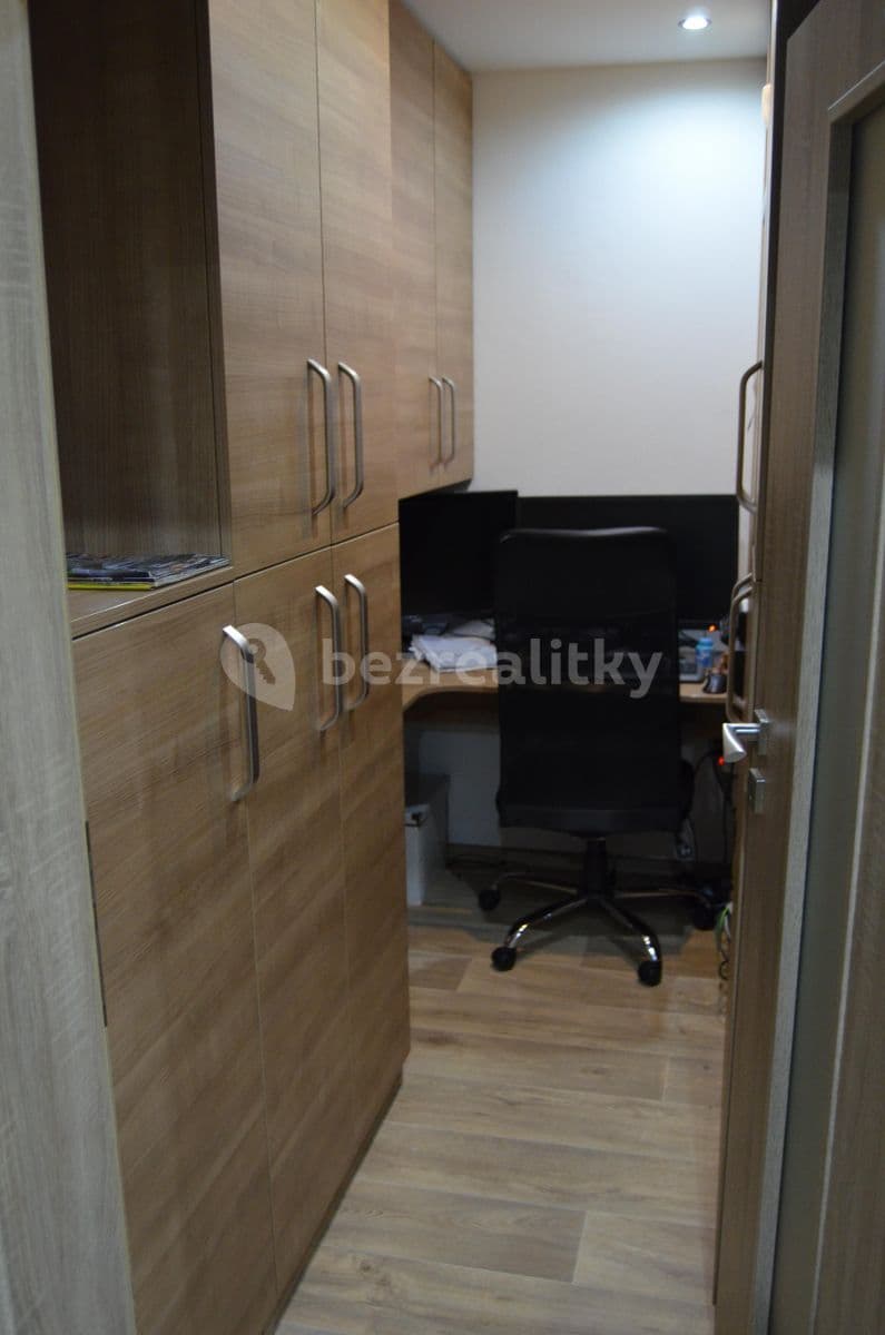 3 bedroom with open-plan kitchen flat to rent, 100 m², Barunčina, Prague, Prague 3 bedroom with open-plan kitchen flat to rent, 100 m², Barunčina, Prague, Prague