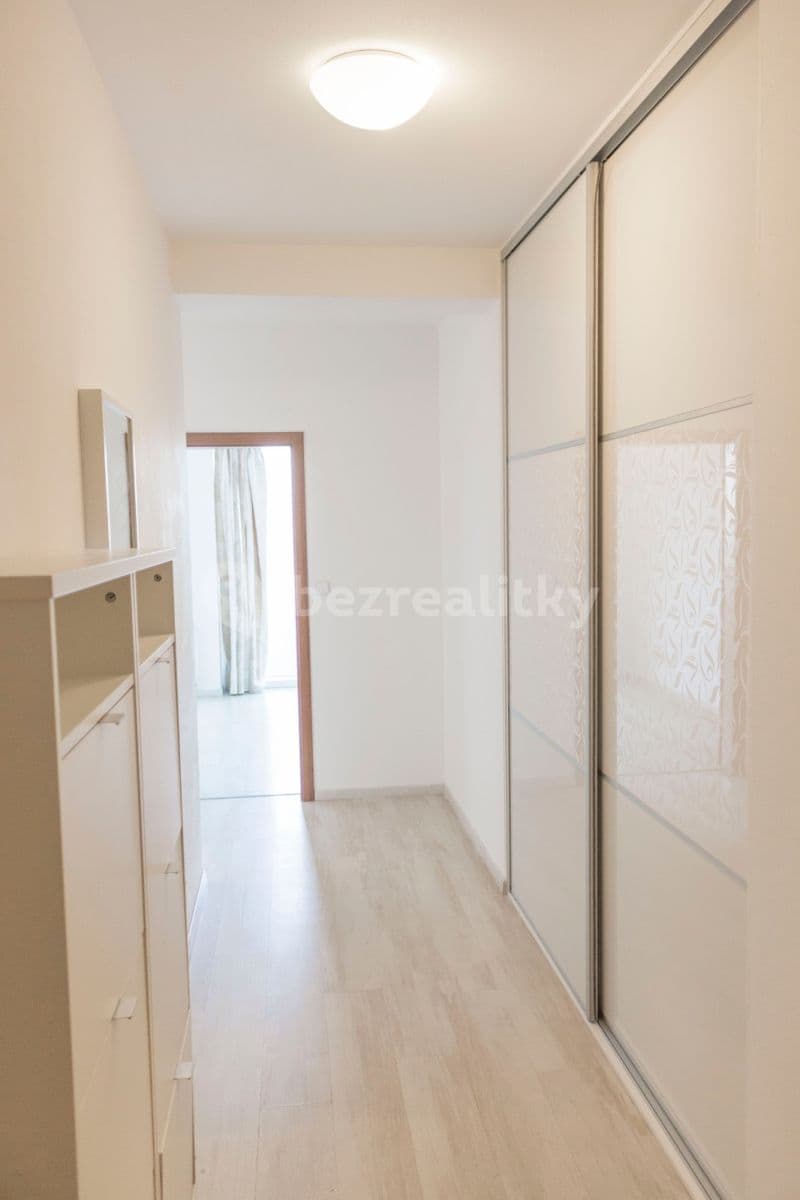 2 bedroom with open-plan kitchen flat to rent, 90 m², Vstupní, Plzeň, Plzeňský Region 2 bedroom with open-plan kitchen flat to rent, 90 m², Vstupní, Plzeň, Plzeňský Region