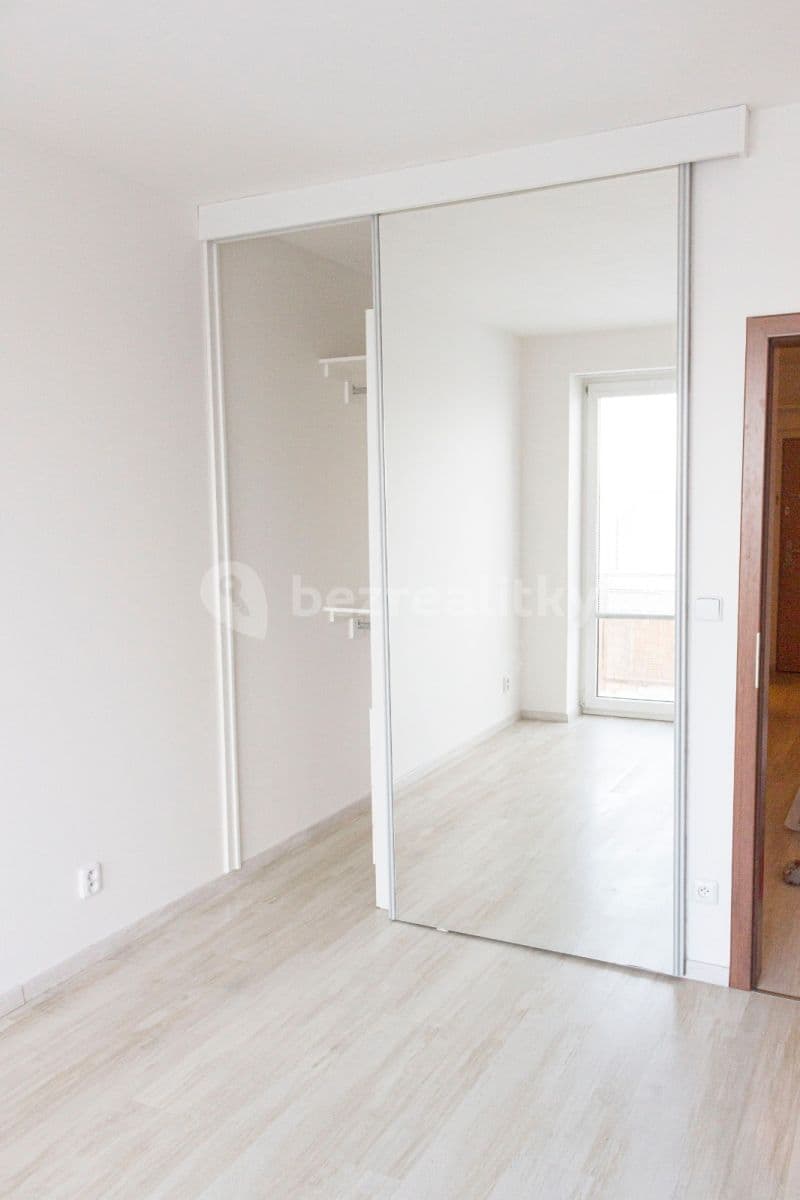 2 bedroom with open-plan kitchen flat to rent, 90 m², Vstupní, Plzeň, Plzeňský Region 2 bedroom with open-plan kitchen flat to rent, 90 m², Vstupní, Plzeň, Plzeňský Region