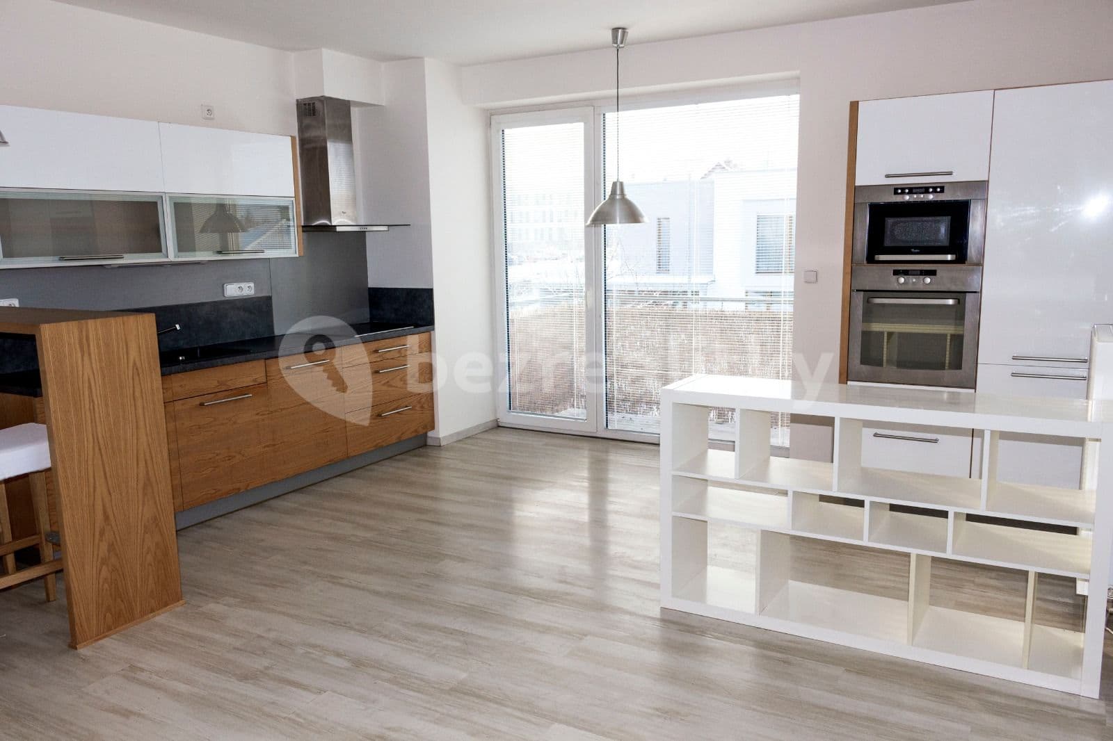 2 bedroom with open-plan kitchen flat to rent, 90 m², Vstupní, Plzeň, Plzeňský Region 2 bedroom with open-plan kitchen flat to rent, 90 m², Vstupní, Plzeň, Plzeňský Region