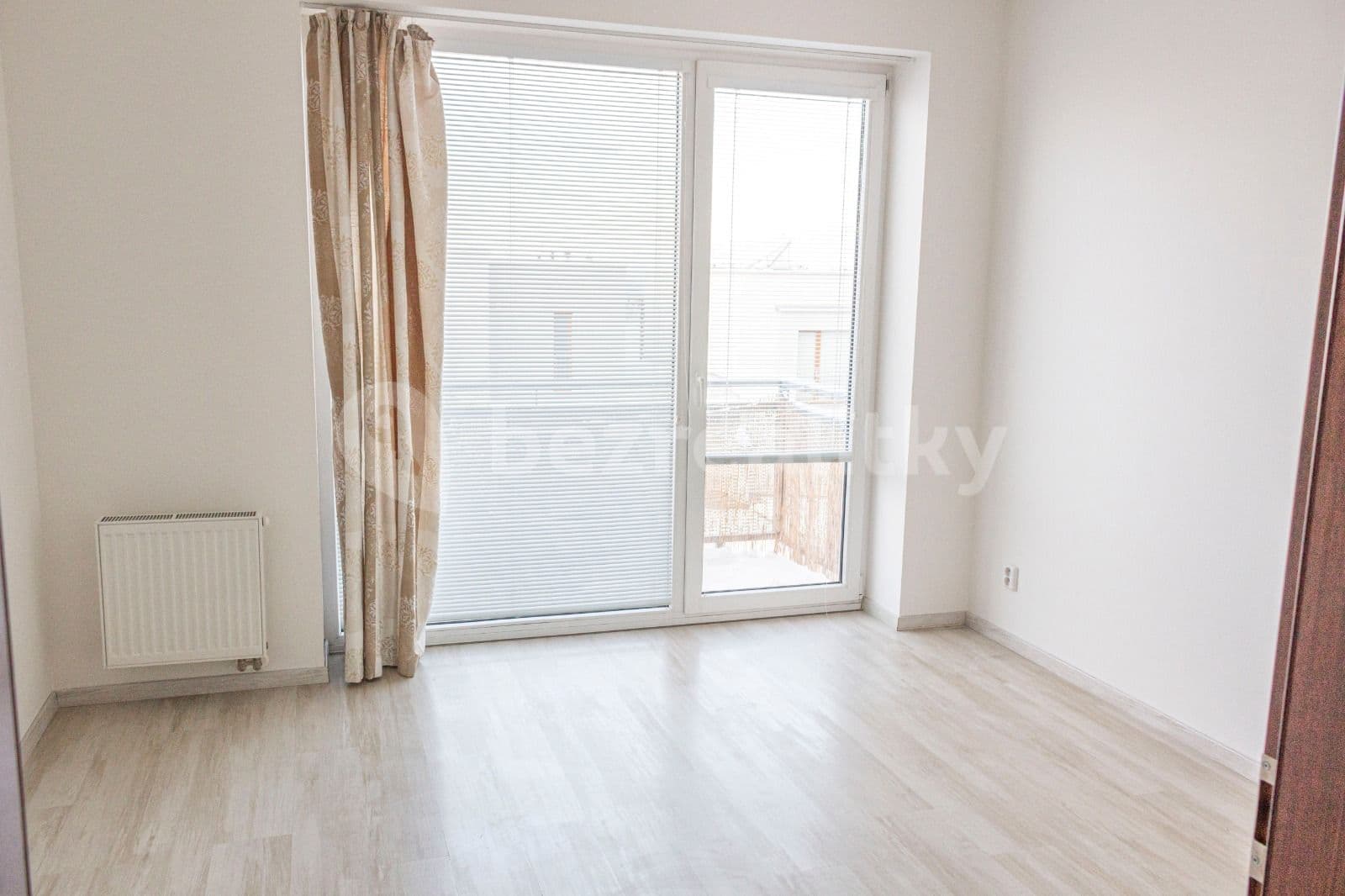 2 bedroom with open-plan kitchen flat to rent, 90 m², Vstupní, Plzeň, Plzeňský Region 2 bedroom with open-plan kitchen flat to rent, 90 m², Vstupní, Plzeň, Plzeňský Region