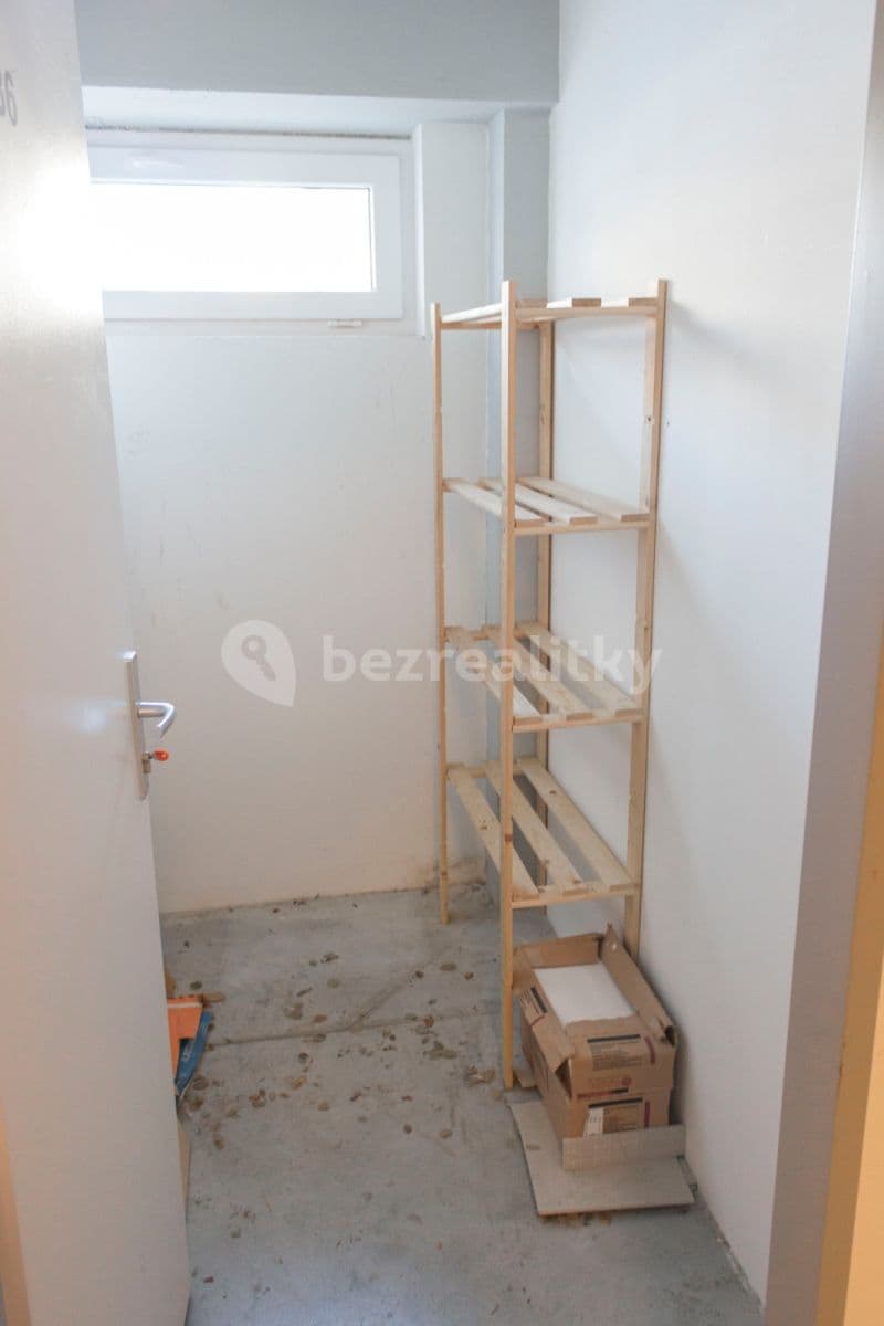 2 bedroom with open-plan kitchen flat to rent, 90 m², Vstupní, Plzeň, Plzeňský Region 2 bedroom with open-plan kitchen flat to rent, 90 m², Vstupní, Plzeň, Plzeňský Region