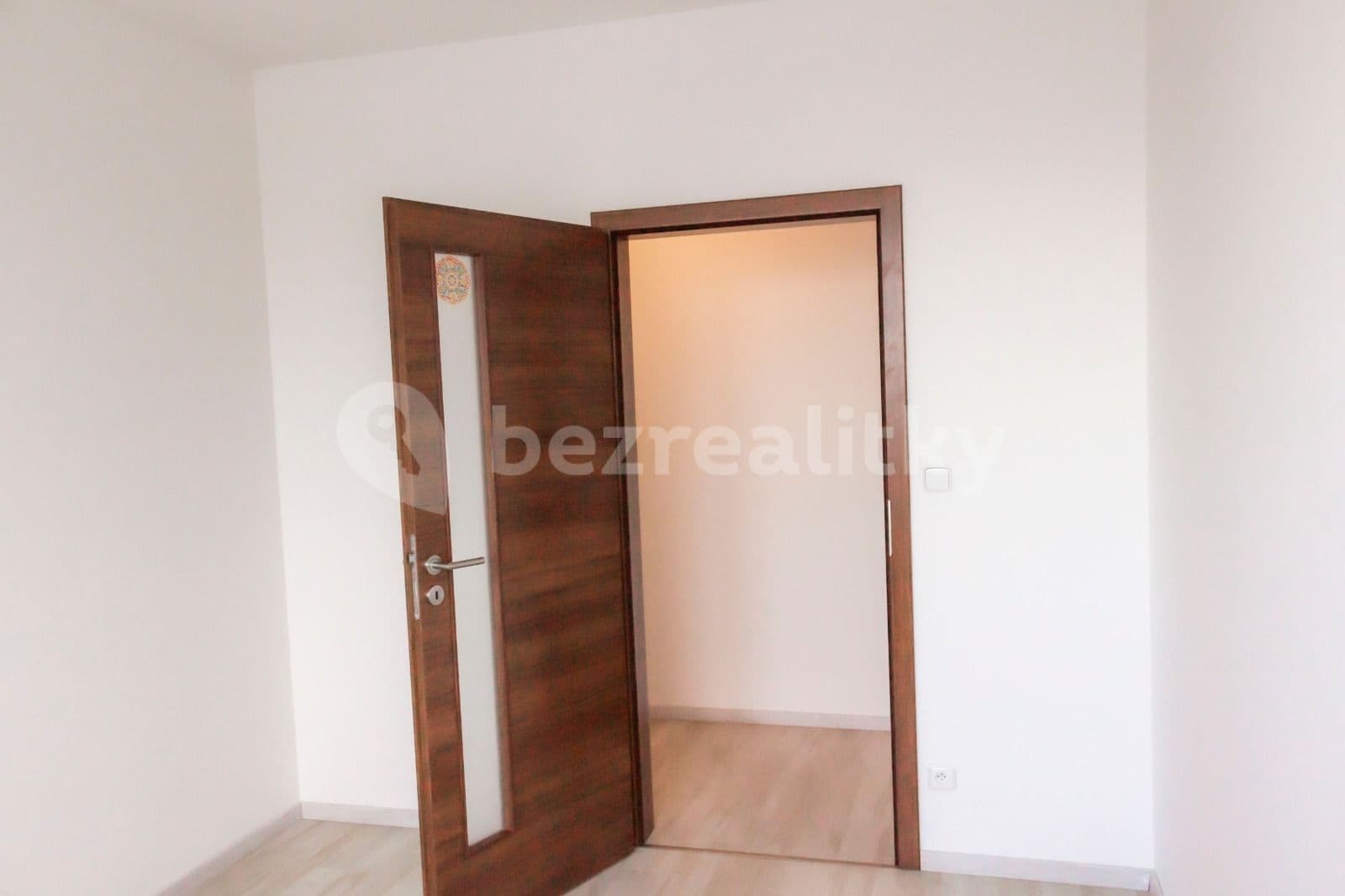 2 bedroom with open-plan kitchen flat to rent, 90 m², Vstupní, Plzeň, Plzeňský Region 2 bedroom with open-plan kitchen flat to rent, 90 m², Vstupní, Plzeň, Plzeňský Region