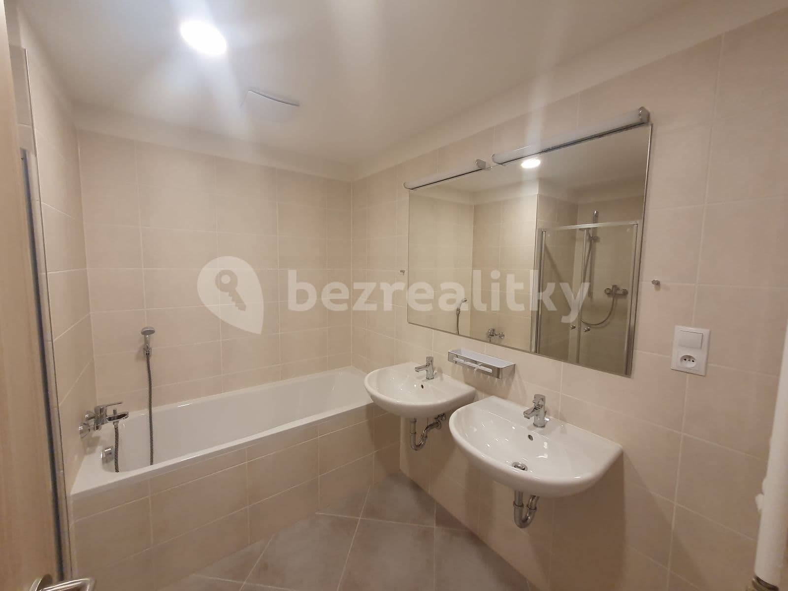 2 bedroom with open-plan kitchen flat to rent, 80 m², Na Domovině, Prague, Prague 2 bedroom with open-plan kitchen flat to rent, 80 m², Na Domovině, Prague, Prague