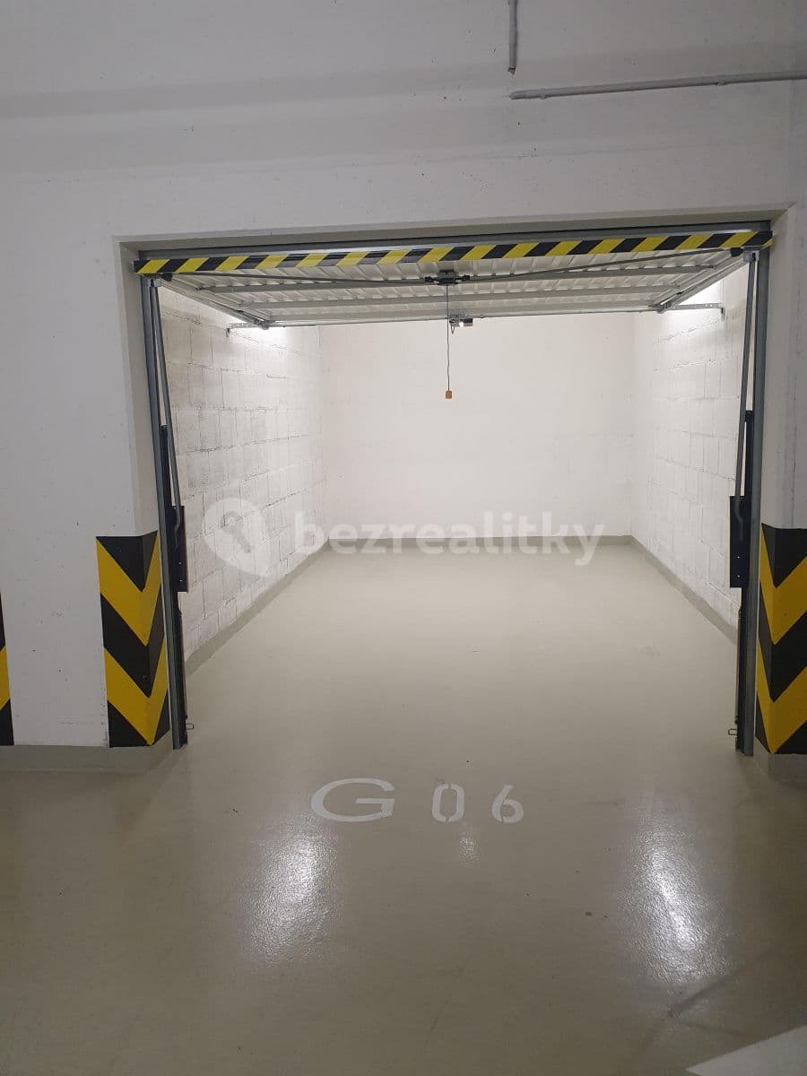 2 bedroom with open-plan kitchen flat to rent, 80 m², Na Domovině, Prague, Prague 2 bedroom with open-plan kitchen flat to rent, 80 m², Na Domovině, Prague, Prague