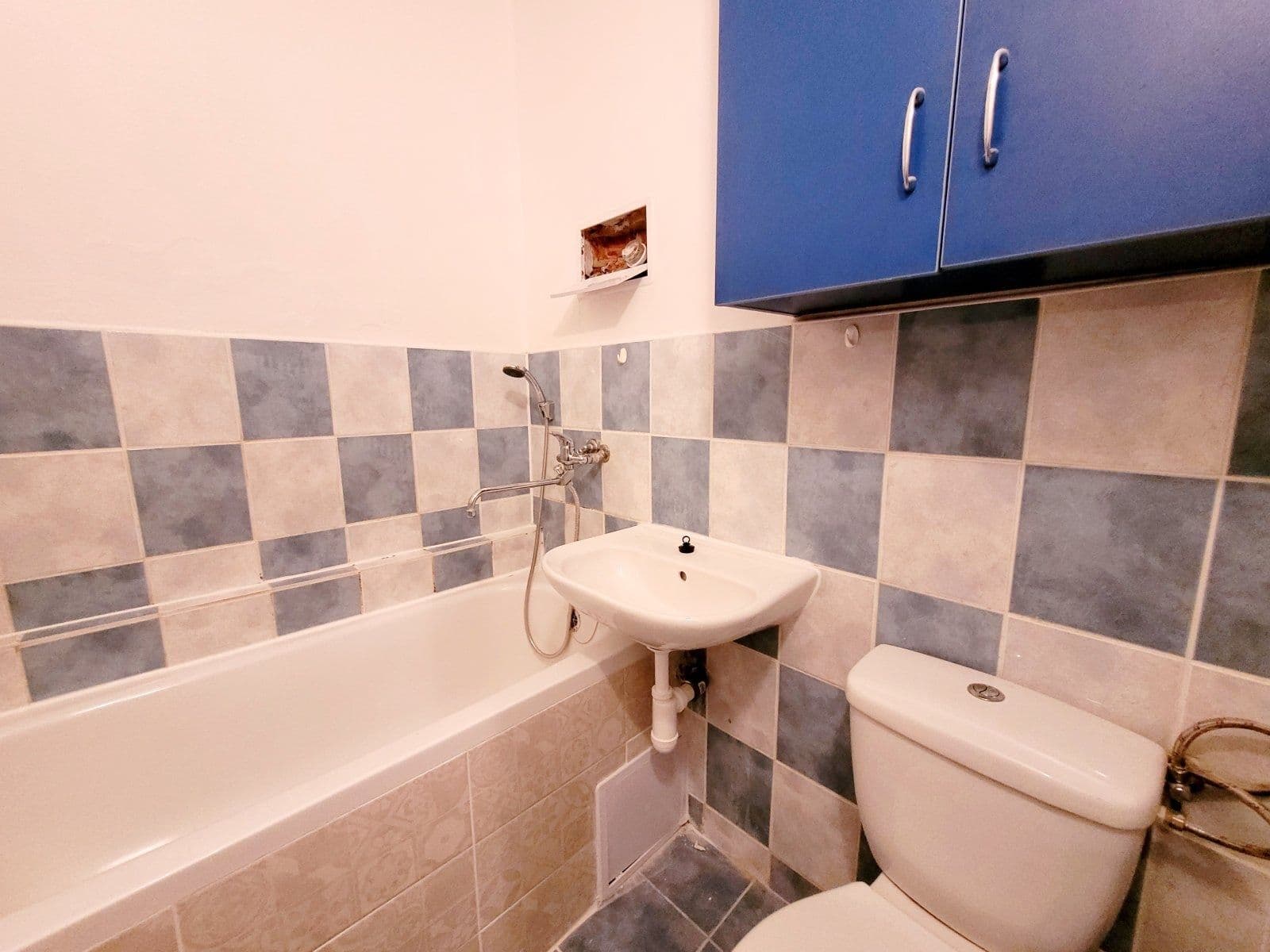 Studio flat to rent, 19 m², Hlavní třída, Havířov, Moravskoslezský Region Studio flat to rent, 19 m², Hlavní třída, Havířov, Moravskoslezský Region