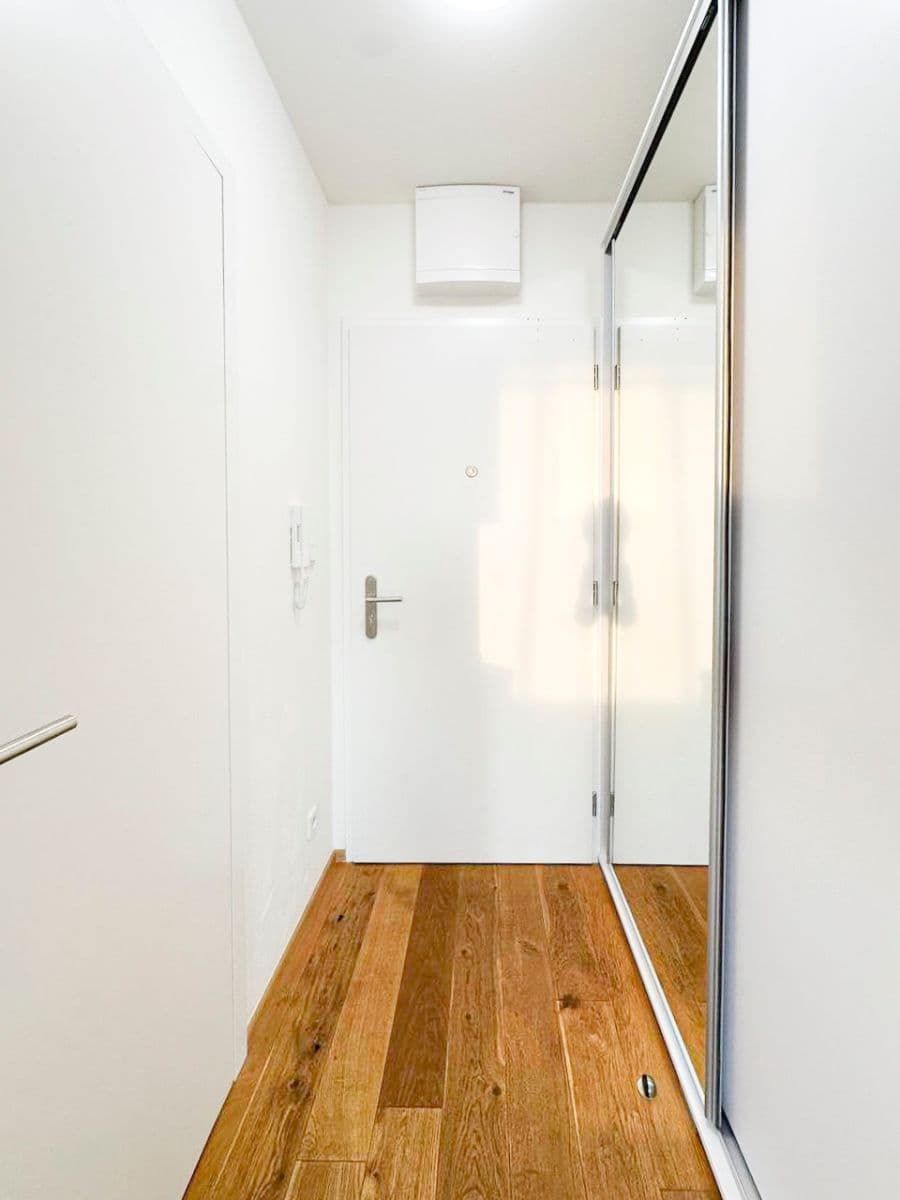 Studio flat to rent, 27 m², Perucká, Prague, Prague Studio flat to rent, 27 m², Perucká, Prague, Prague