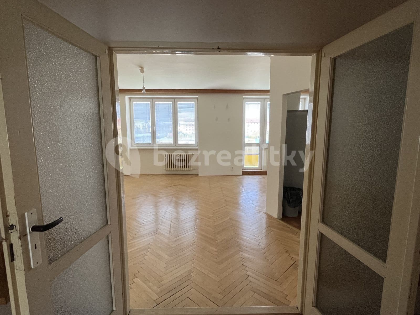 2 bedroom with open-plan kitchen flat to rent, 88 m², Hradecká, Prague, Prague