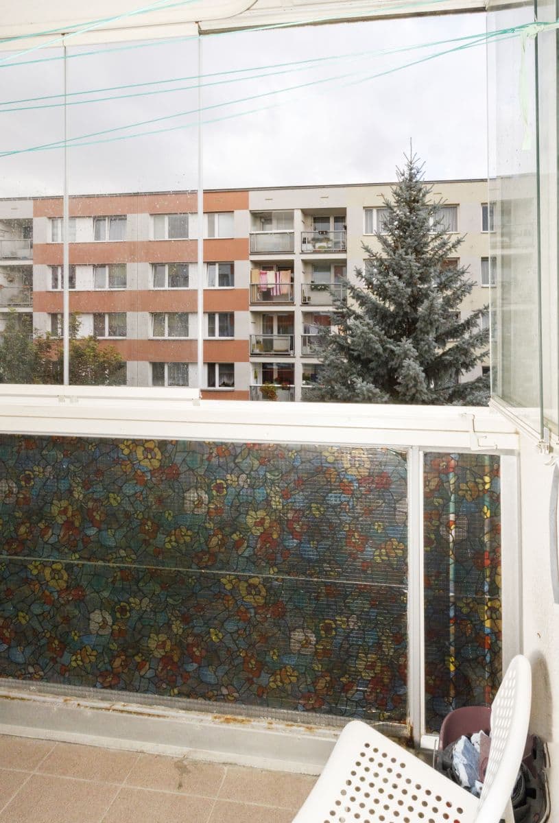 2 bedroom with open-plan kitchen flat to rent, 64 m², Letovská, Prague, Prague 2 bedroom with open-plan kitchen flat to rent, 64 m², Letovská, Prague, Prague