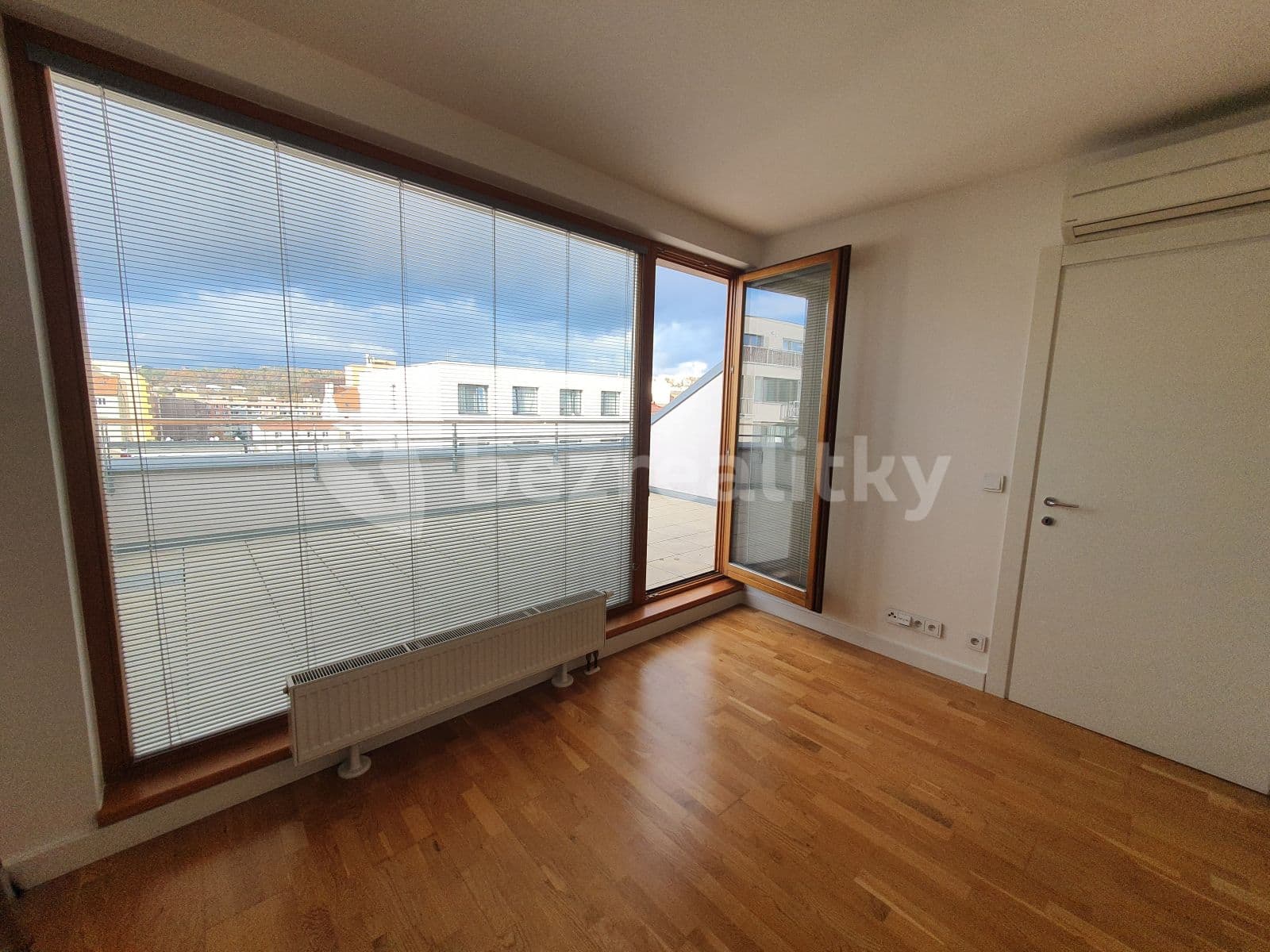 1 bedroom with open-plan kitchen flat to rent, 70 m², Drahobejlova, Prague, Prague 1 bedroom with open-plan kitchen flat to rent, 70 m², Drahobejlova, Prague, Prague
