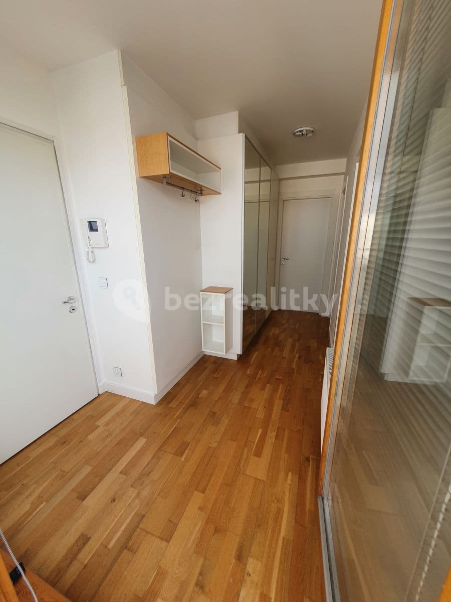 1 bedroom with open-plan kitchen flat to rent, 70 m², Drahobejlova, Prague, Prague 1 bedroom with open-plan kitchen flat to rent, 70 m², Drahobejlova, Prague, Prague