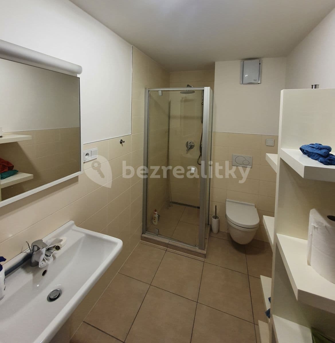 1 bedroom with open-plan kitchen flat to rent, 70 m², Drahobejlova, Prague, Prague 1 bedroom with open-plan kitchen flat to rent, 70 m², Drahobejlova, Prague, Prague