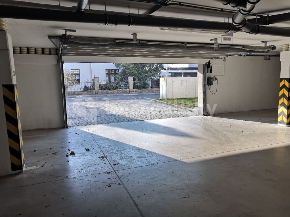 garage to rent, 15 m², Mrštíkova, Prague, Prague garage to rent, 15 m², Mrštíkova, Prague, Prague