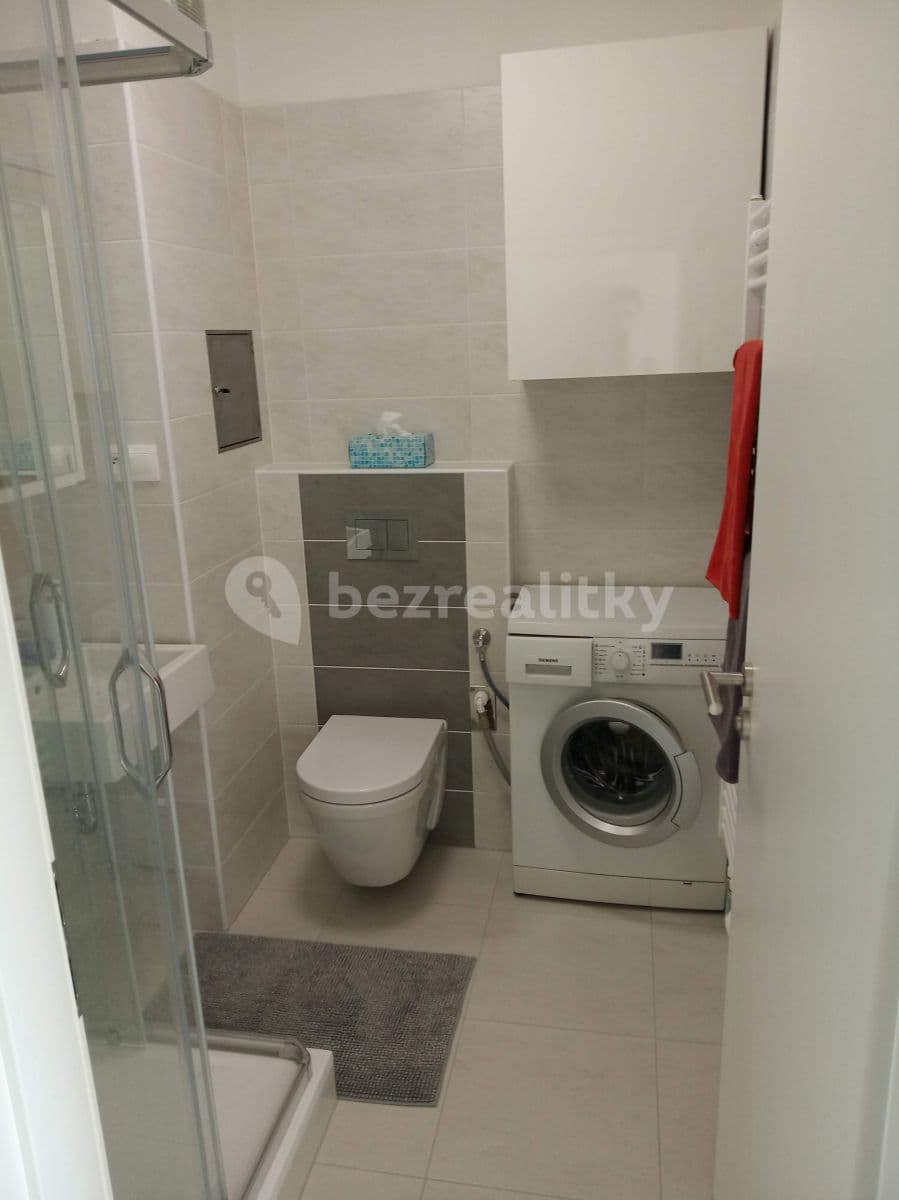 Studio flat to rent, 39 m², Zátopkova, Milovice, Středočeský Region Studio flat to rent, 39 m², Zátopkova, Milovice, Středočeský Region