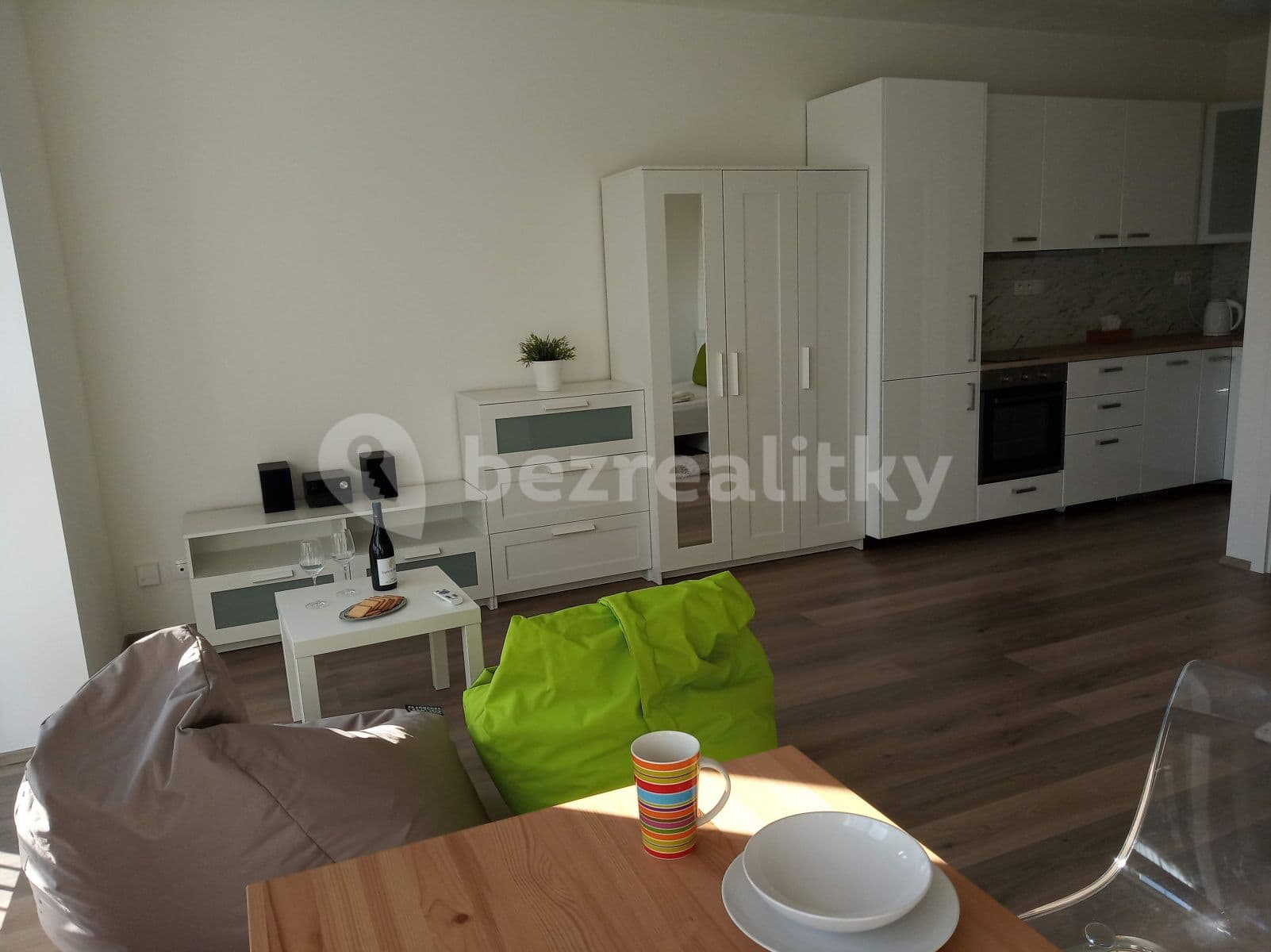 Studio flat to rent, 39 m², Zátopkova, Milovice, Středočeský Region Studio flat to rent, 39 m², Zátopkova, Milovice, Středočeský Region